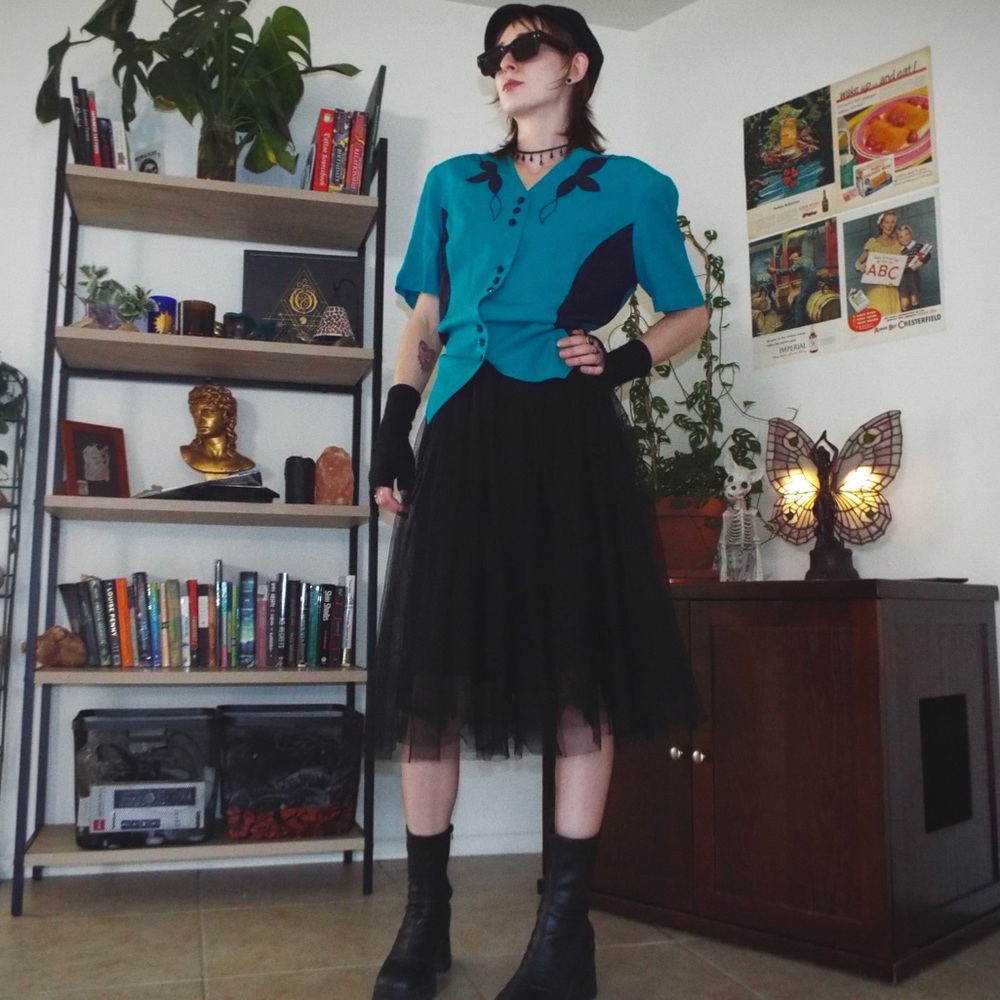 vintage teal and dark navy button-up short-sleeved blouse